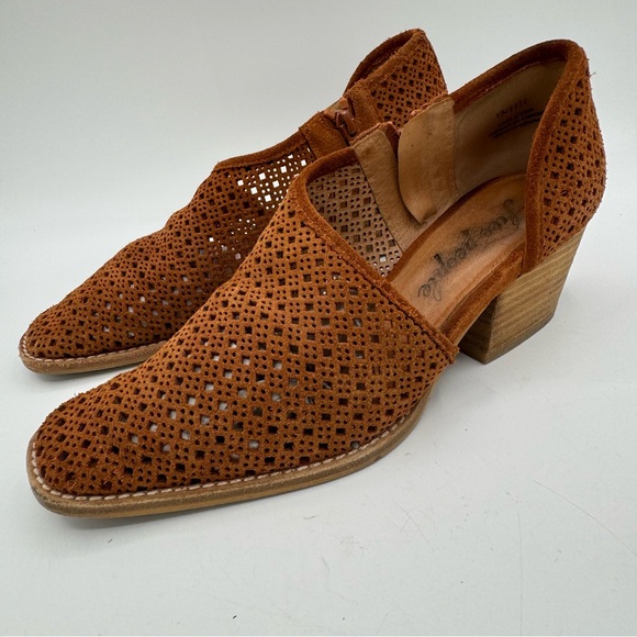 Free People Pandora D Orsay Laser Cut Out Brown Suede Shoe Boot Boho - Picture 3 of 14